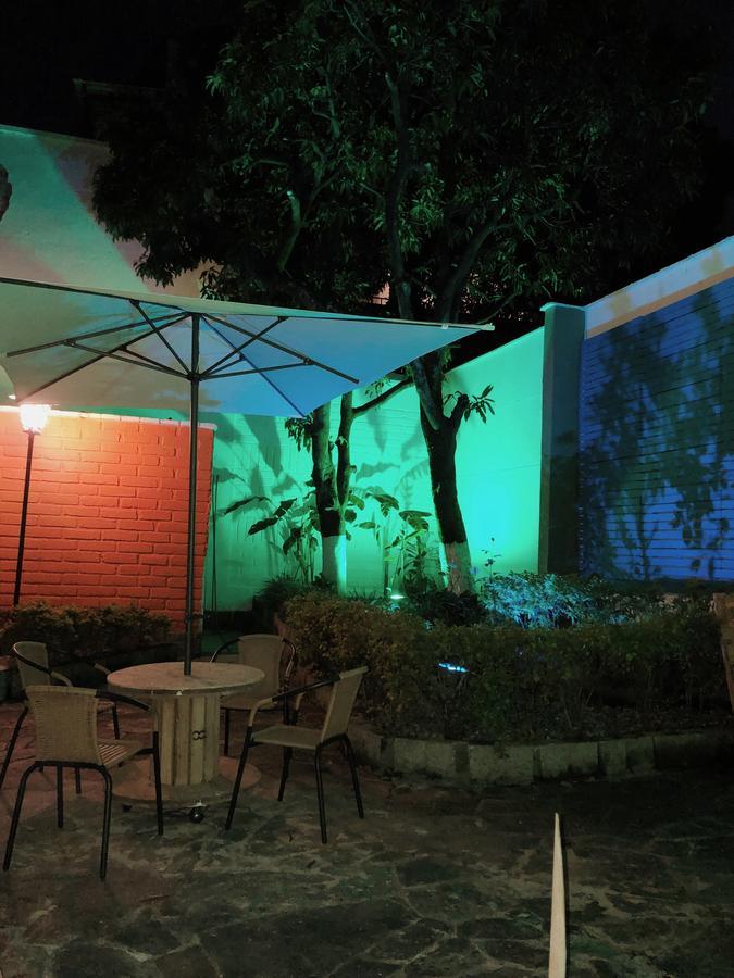 Backpackers Inn Медельин Экстерьер фото